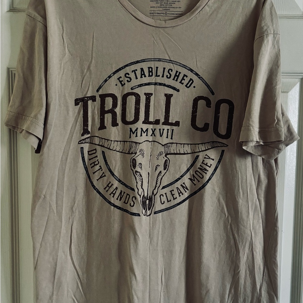 Troll Co Dirty Hands Clean Money Tan Graphic Tee size Xl
